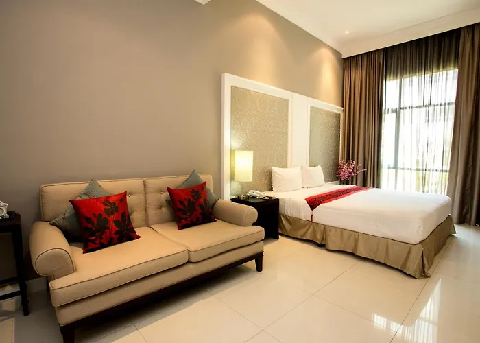 Hope Land Hotel 46/1